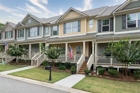 819 Ash St, Canton, GA 30114