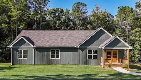 128 Oak Leaf Dr, Carrollton, GA 30116