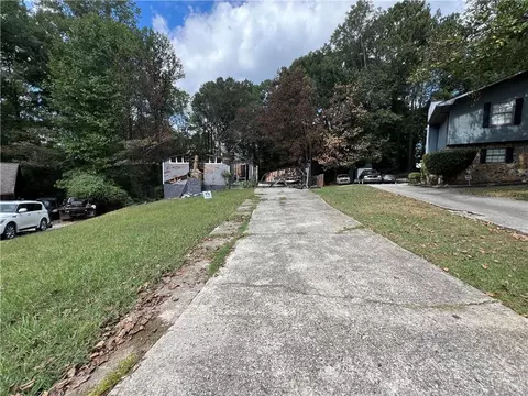 2117 Amish Ct, Morrow, GA 30260 photo 2