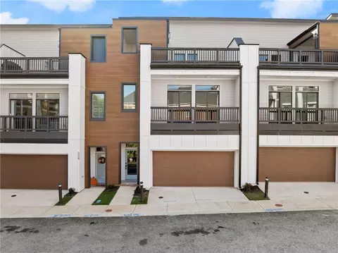 330 Clarendon Ct, Gainesville, GA 30501