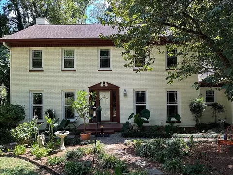 5220 Forest Brook Pkwy, Marietta, GA 30068