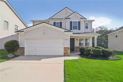 2742 Groovers Lake Pt, Lithia Springs, GA 30122
