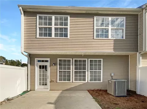 1514 Paramount Ln, Sugar Hill, GA 30518 photo 5