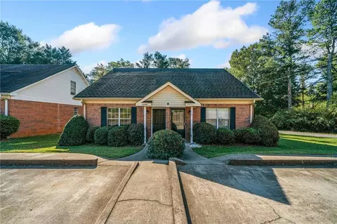 4900 Pinehurst Cir, Acworth, GA 30101