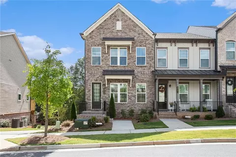3303 Park Pointe Cir, Scottdale, GA 30079