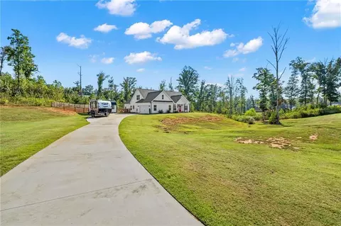 207 Oakwood Dr, Commerce, GA 30529 photo 5