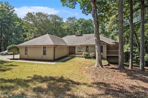 185 Flat Creek Ct, Fayetteville, GA 30214