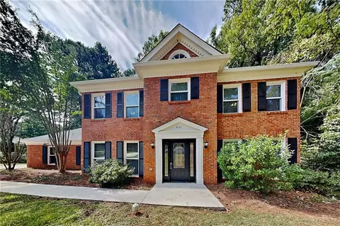 621 Roxboro Trce, Lawrenceville, GA 30044