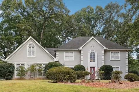 3511 Thunderwood Ln, Snellville, GA 30039