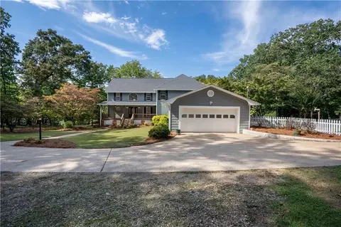 1356 Montrose Dr, Gainesville, GA 30501