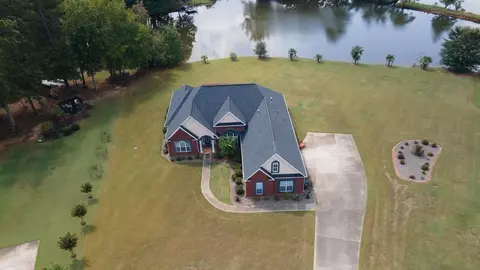 153 Lakeshore Ct, Mcdonough, GA 30252