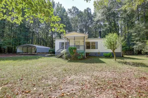 18 Peachtree Lake Dr, Sharpsburg, GA 30277