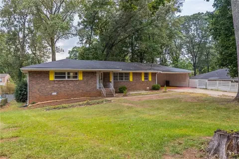 3689 Laurie Woods Ln, Decatur, GA 30034