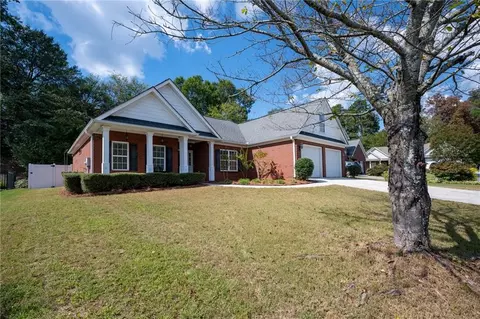 114 Garden Lake Dr, Calhoun, GA 30701