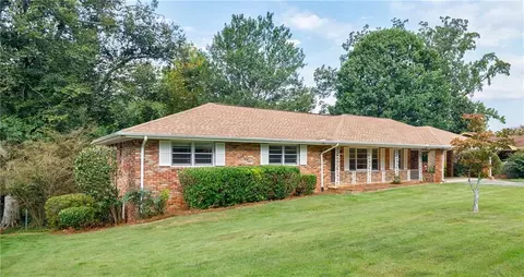 1862 Hebron Hills Dr, Tucker, GA 30084