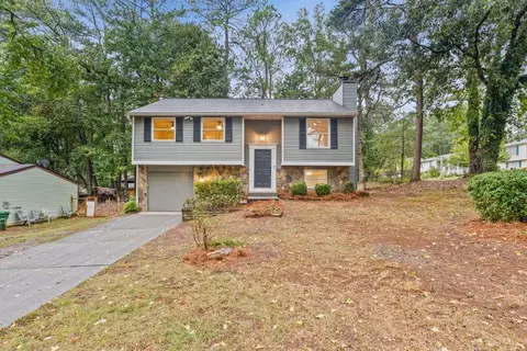 6712 Lismore Dr, Norcross, GA 30093