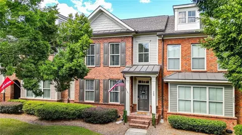 268 S Village Sq, Canton, GA 30115