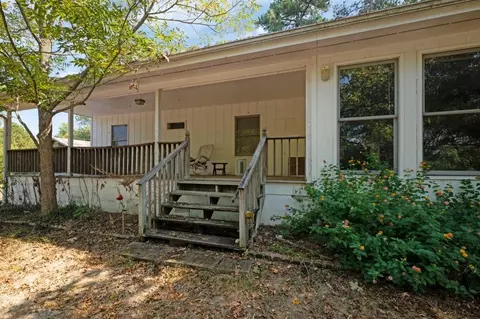 572 Blalock Rd SE, Adairsville, GA 30103
