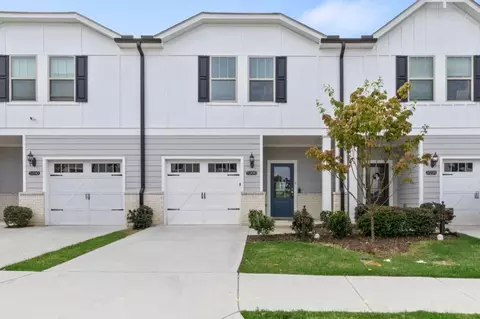 5200 Glade Park Dr, Lilburn, GA 30047