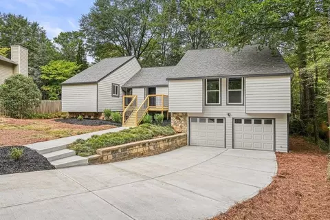 230 Twinspur Ct, Roswell, GA 30076