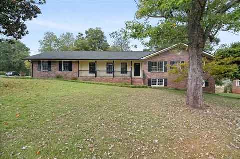 1101 Strawberry Ln, Ellenwood, GA 30294