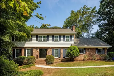 1740 Kellogg Springs Dr, Atlanta, GA 30338