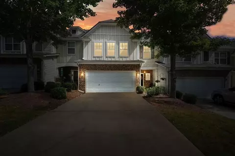 551 Hillside Trl, Woodstock, GA 30188