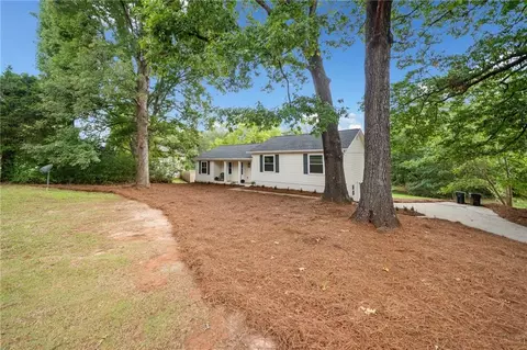 304 Old Farm Rd, Woodstock, GA 30188