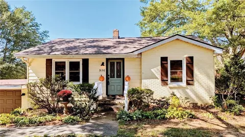 936 Sharon Cir SE, Smyrna, GA 30080