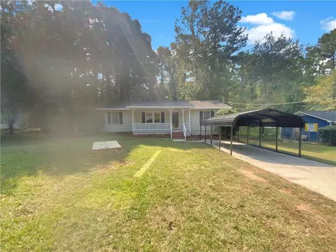 117 N Circle Dr, Ellenwood, GA 30294
