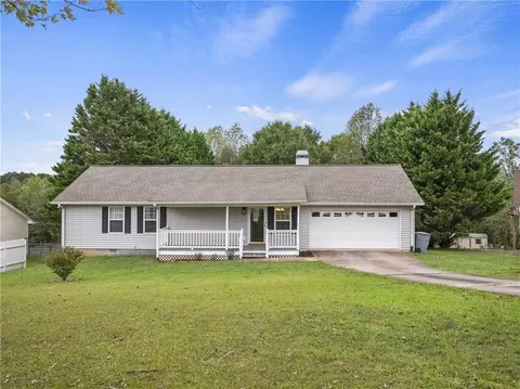 313 Hawthorne Dr, Cleveland, GA 30528