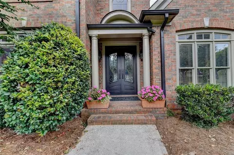 8025 Halstead Dr, Suwanee, GA 30024 photo 2