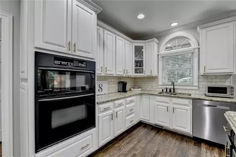 8025 Halstead Dr, Suwanee, GA 30024 photo 17