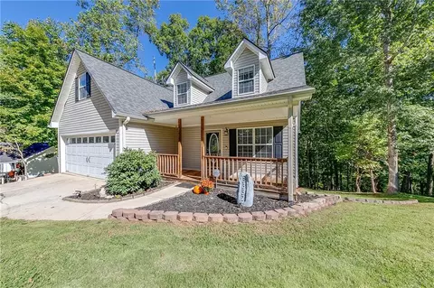 3332 Cove Overlook Dr, Gainesville, GA 30501