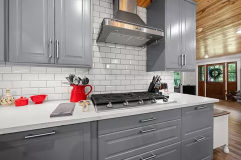 Kitchen - 11696 Highway 278 E, Covington, GA 30014 photo 5 of 8