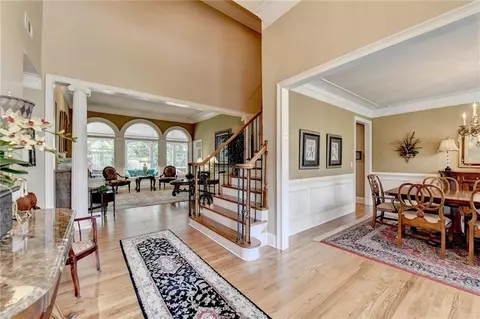 6945 Kettering Ln, Suwanee, GA 30024 photo 4