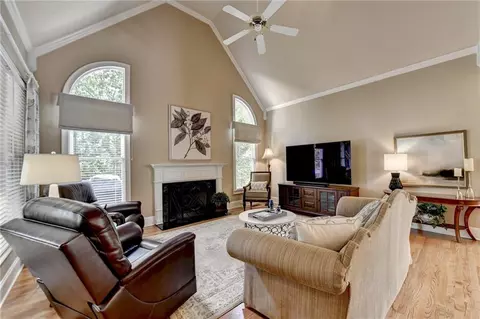 6945 Kettering Ln, Suwanee, GA 30024 photo 17