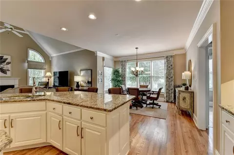 6945 Kettering Ln, Suwanee, GA 30024 photo 13