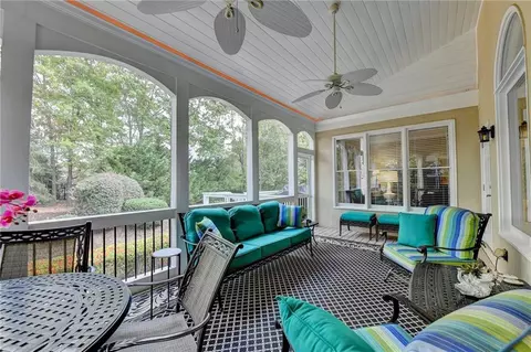 6945 Kettering Ln, Suwanee, GA 30024 photo 21