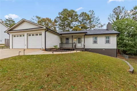220 Big Bear Ct, Palmetto, GA 30268