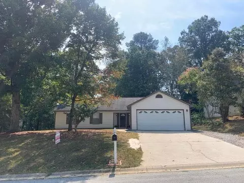 2142 Cheyenne Ln NW, Lawrenceville, GA 30044