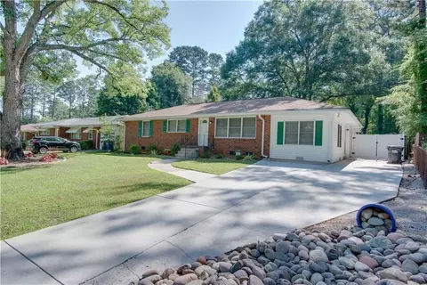 2274 Collins Dr, East Point, GA 30344