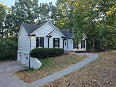 14 Sassafras Trl, Cartersville, GA 30121