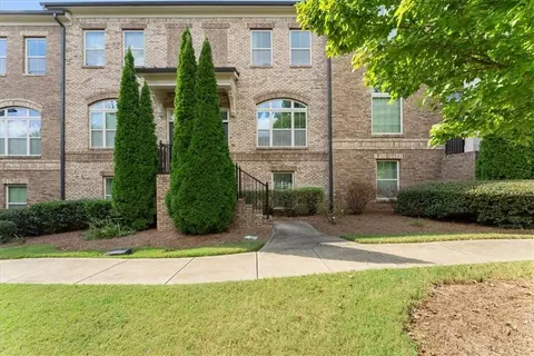 7528 Highlands Pt, Atlanta, GA 30328