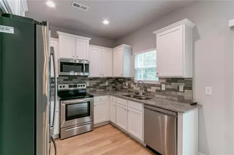 404 Panhandle Pl, Hampton, GA 30228 photo 6