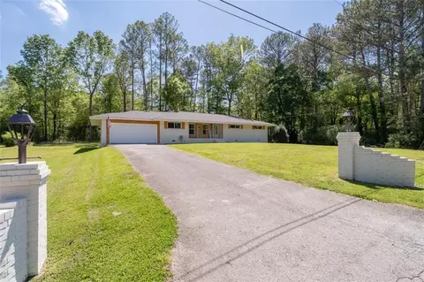 208 Woodland Cir NW, Calhoun, GA 30701