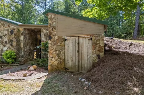 Exterior - 2862 Tree Top Rd, Dacula, GA 30019 photo 6 of 19