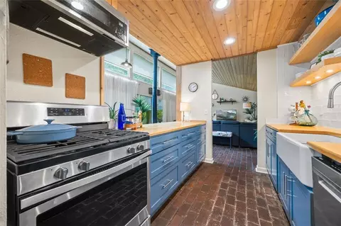 Kitchen - 2862 Tree Top Rd, Dacula, GA 30019 photo 2 of 6