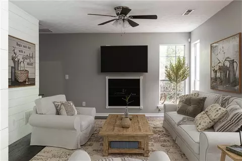 137 Stanfield Ct, Hampton, GA 30228 photo 2