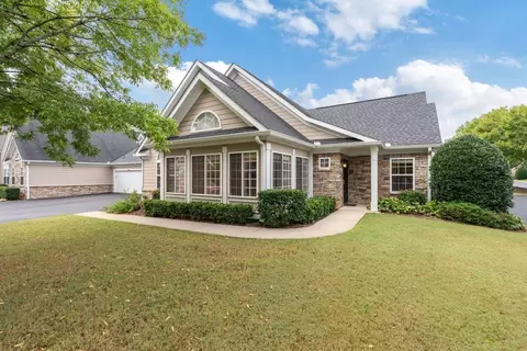 2601 Village Ln, Roswell, GA 30075